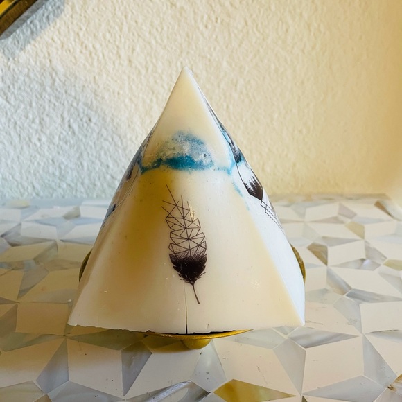 NWT Mountain Tree Vanilla Candle - Picture 4 of 4